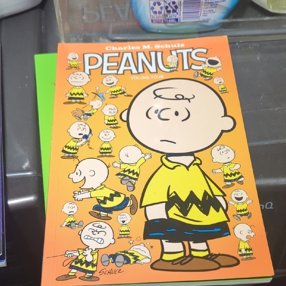 Peanuts Comic Book Set - Picture 3 of 6